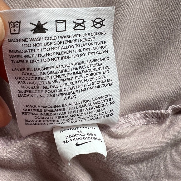 Nike Key-hole DRI-FIT Tank - Picture 6 of 6